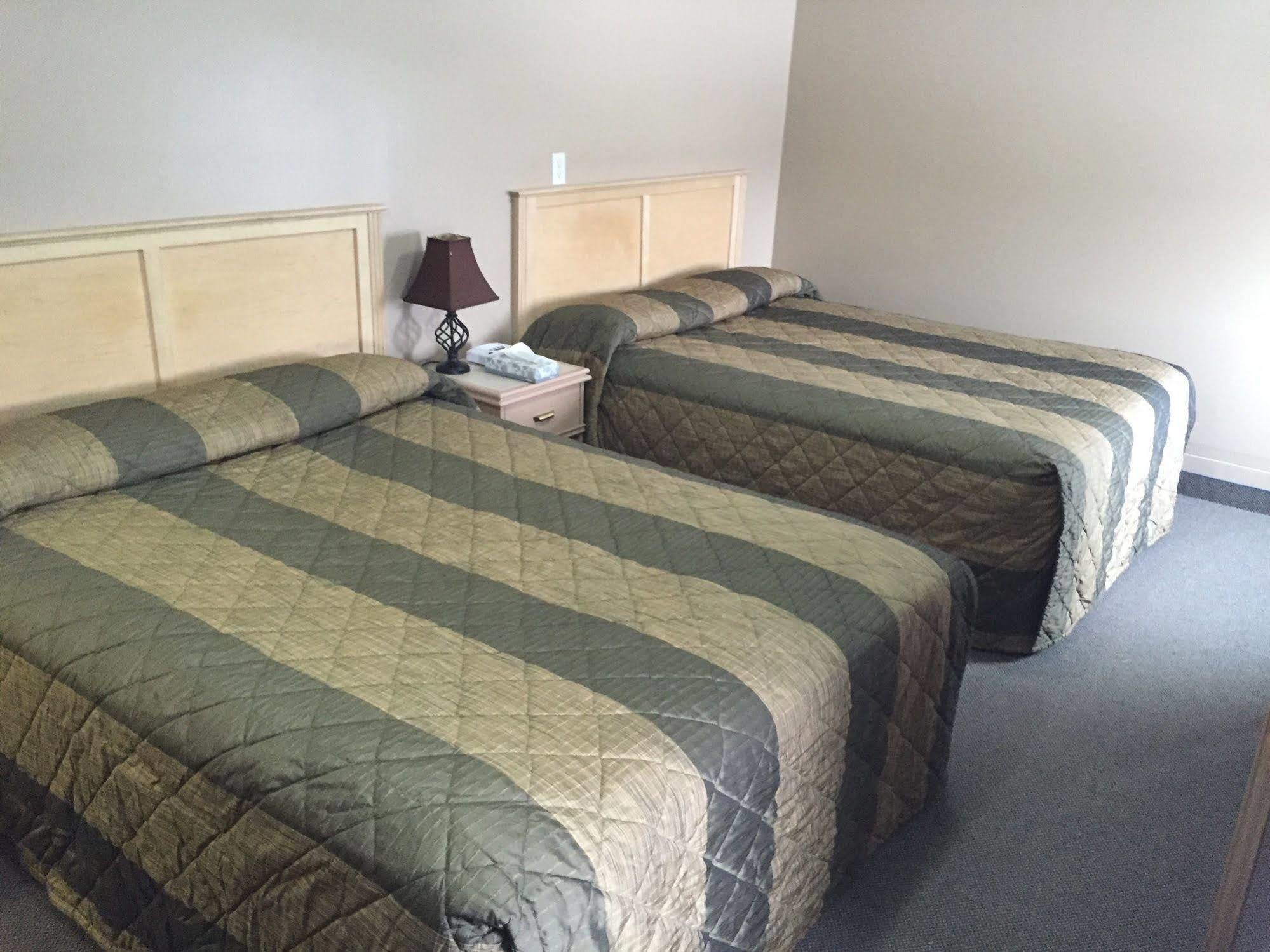 King'S Hotel & Motel By Elevate Rooms Shaunavon Exteriér fotografie